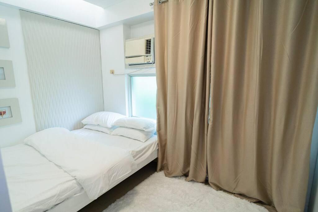 A2J Executive 1Br Suite Near Venice Mall Bgc Manila Esterno foto